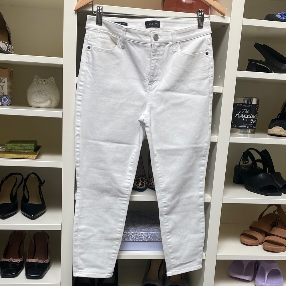 Talbots Women's Cropped White Jeans/Pants/ Jeggings. Size 4P. Like NEW.